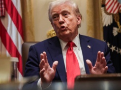Co się dzieje z Donaldem Trumpem? Na zdjęciach siniaki i obrzęki prezydenta USA