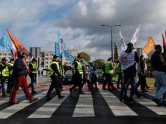 Krzyk rozpaczy pracowników hut. Tani surowiec zalewa Polskę