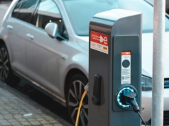 Od 48 do 215 zł za 60 kWh. Rekordowe różnice w cenach ładowania elektryka