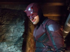 Charlie Cox w nowym kostiumie! Pierwsze zdjęcie z 2. sezonu Daredevil: Odrodzenie