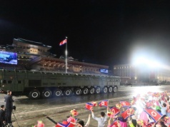 Korea Północna pręży muskuły. Zaprezentowano pocisk Hwasong-20