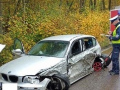 Kolumbijczyk stracił panowanie nad bmw. Poważny wypadek na Kaszubach