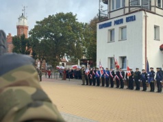 „Zawsze wierni ojczyźnie”. Prawie dwustu marynarzy rezerwistów świętuje w Ustce