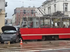Zderzenie tramwaju z samochodem osobowym w centrum Katowic