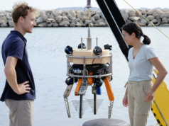 Nurkujący robot wyposażony w gigantyczną rękę, może nam pomóc w rozwiązaniu poważnego problemu