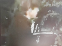 Rozpoznajesz tego mężczyznę? Jest podejrzany o uszkodzenie kilkudziesięciu aut na Mokotowie