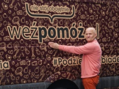 Z serca dla potrzebujących. Tak pomaga Jan Piontek i Fundacja „WeźPomóż”