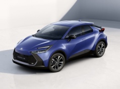 Zmiany na rok modelowy 2026 w hicie Toyoty. W Europie sprzedano już milion egzemplarzy