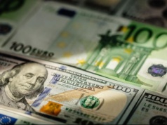 Złoty koryguje „trumpowe” spadki. Kurs euro w trendzie bocznym