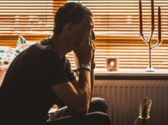 Zdrowie psychiczne Polaków. MZ przedłuża program wsparcia