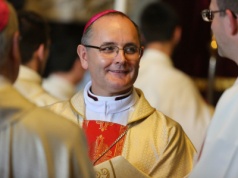 Abp Andrzej Przybylski zapewnia nauczycieli o wdzięczności i modlitwie Kościoła
