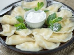 Już nie borówki, nie truskawki. Jesienią robię pierogi z innymi owocami i serkiem