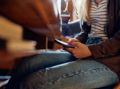 Internetowy trend wywołał burzę. Psycholożka: forma wołania o pomoc