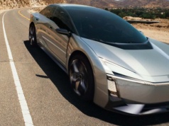 Oto nowa Toyota Corolla Concept. Niewykluczone, że będzie wersja bateriami bipolarnymi LFP