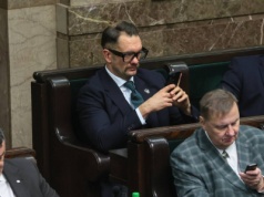 Mejza pędził 200 km/h. Zasłonił się immunitetem