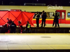 Dramatyczny wypadek na Dworcu Wschodnim. 19-latek przy wysiadaniu wpadł pomiędzy peron, a pociąg. Skład ruszył miażdżąc mu kończyny