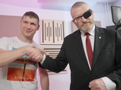 Karat NM wrócił po przerwie – numer i klip z Grzegorzem Braunem!