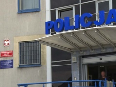 Kradzież samochodu w Ostrowie. Rozpoznajesz tego mężczyznę?
