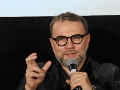 Jacek Bartosiak ogłosił, że odzyskał tytuł doktora. Wyjaśniamy, jak jest naprawdę