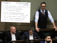 Łukasz Mejza poseł PiS miał jechać 200 km/h. W oświadczeniu majątkowym nie wspomniał o samochodzie