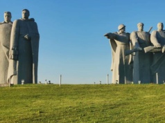 Brytyjski wywiad szacuje straty Rosji w wojnie na Ukrainie na ponad 1,1 miliona żołnierzy, z gwałtownym wzrostem strat w październiku 2025 roku.