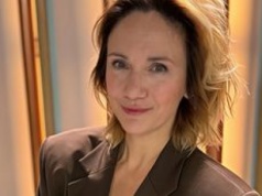 Ilona Ostrowska uderzyła w wychowanie oparte na katolickich zasadach. 