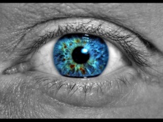 Rewolucyjny implant pozwala na czytanie osobom, które utraciły wzrok w wyniku AMD