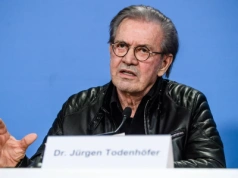 Policja zatrzymała pisarza. Ośmielił się zadać Netanjahu niewłaściwe pytanie