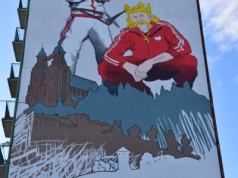 Artystyczna wpadka czy nowoczesna wizja? Gnieźnianie komentują mural z Chrobrym