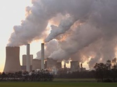 Emisja węgla na rekordowym poziomie. Wzrost OZE na razie zbyt mały