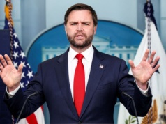 „Kocham Hitlera”, „małpy”, „p***ł”. Wyciek wiadomości Młodych Republikanów podzielił prawicę w USA