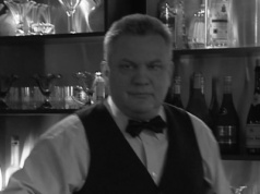 Nie żyje Grzegorz Okrasa. Zasłynął rolą barmana w 