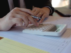 Coraz więcej przedsiębiorców korzysta z faktoringu. Wzrost o prawie 10% rdr