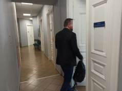 Nauczyciel i uczennice z Odzieżówki. Zaczęło się od sms-ów, kończy na procesie descyplinarnym