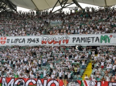 Ukrainiec próbował zablokować baner mówiący o Wołyniu