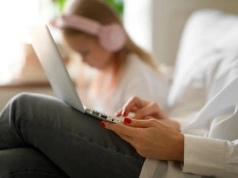 Rodzice coraz częściej diagnozują dzieci w sieci. Onkolodzy: To niebezpieczne