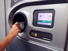 MKiŚ: decyzja o ewentualnym rozszerzeniu systemu kaucyjnego o tzw. małpki w 2026 r.