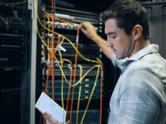 Kilkanaście banków z przerwą w weekend. Zmiana czasu okazją do prac technicznych