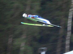 Fenomenalny debiut Kacpra Tomasiaka! 18-latek zachwycił w Klingenthal