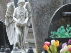 Za zamkniętymi drzwiami chłodni. Prawda o ostatnim pożegnaniu