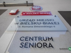 Bielscy seniorzy zatańczą bachatę. Zajęcia dofinansowane są ze środków Unii Europejskiej