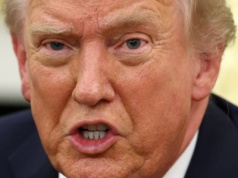 Administracja Trumpa wysłała swój największy lotniskowiec. 