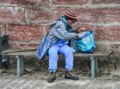 Problem ludzi bezdomnych w galeriach handlowych nie zniknie