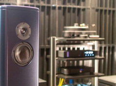 Posłuchajcie Magico S2. Laserowy wibrometr mierzy poziom wibracji paneli obudowy