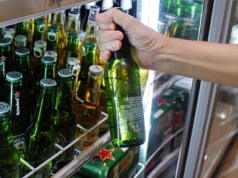 Czeka nas wzrost popularności tzw. turystyki alkoholowej? Powodem nocna prohibicja