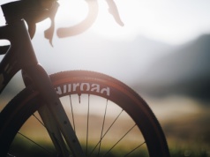 Tanie koła rowerowe z włókna węglowego. Mavic psuje rynek czy ratuje portfele?