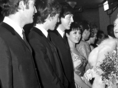 Protesty, listy i joint w łazience. 60 lat temu Beatlesi spotkali królową Protesty, listy i joint w łazience. 60 lat temu Beatlesi spotkali królową