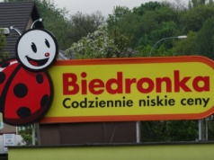 Biedronka idzie na całość. 