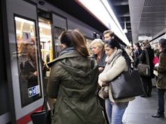 Słowa nauczycielki w metrze zaskoczyły pasażerów. Takich pedagogów brakuje