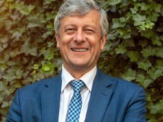 Spadek cen mleka jest potęgowany przez bezcłowy import z USA